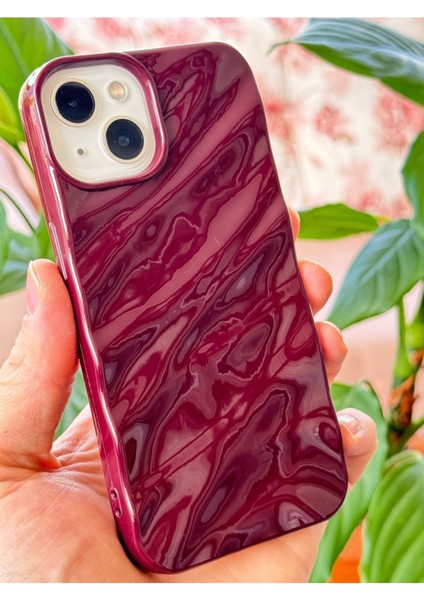 Apple iPhone 13 - 14 - 15 Kılıf Parlak Kabartmalı Dalga Tasarımlı Desenli Mürdüm Darbe Emici Silikon Kapak fırsatları