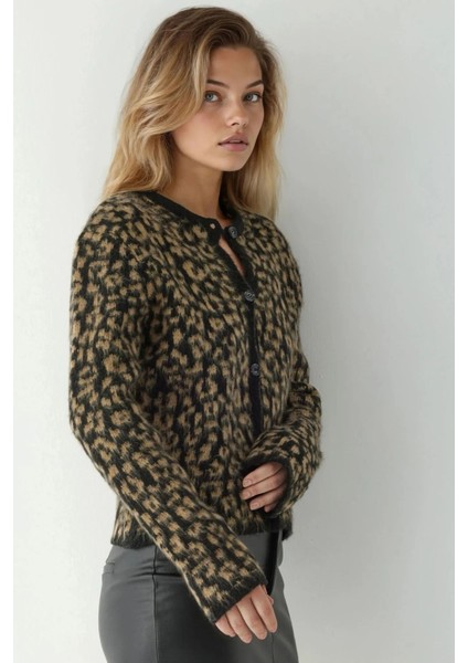 Kadın Relaxed Fit Leopar Desenli Triko Hırka Kestane Kahvesi