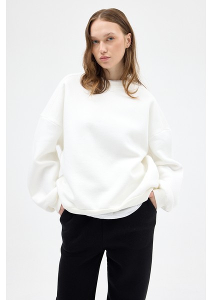 Ekru Bisiklet Yaka Oversize Kadın Sweatshirt 9152M