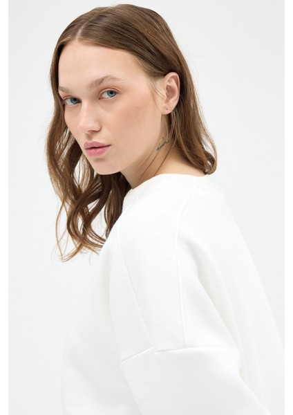 Ekru Bisiklet Yaka Oversize Kadın Sweatshirt 9152M