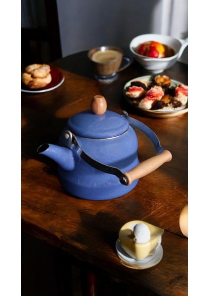 Ahşap Saplı Üstten Tutmalı Vintage Emaye Demlik 2.5 Litre Mavi Çaydanlık modelleri
