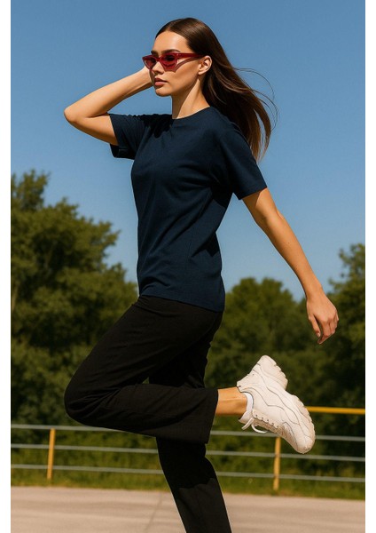 Kadın Lacivert %100 Pamuk Oversize Basic Tişört – Rahat Kalıp Relaxed Bisiklet Yaka T-Shirt fiyatları