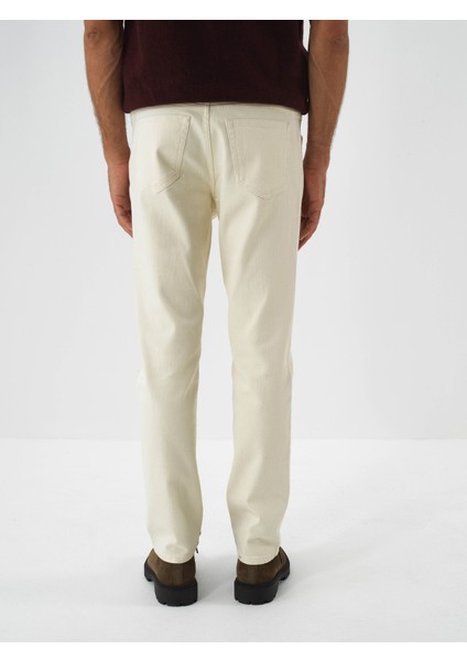 Erkek Naturel Pamuk Dokulu Slim Fit Denim Pantolon indirimleri
