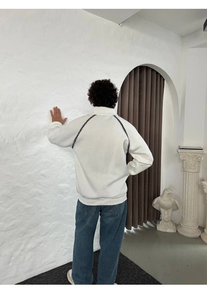 Erkek Oversize Dik Yaka Fermuarlı Sweatshirt - Zincir Nakışli Kanguru Cepli - Beyaz indirimleri