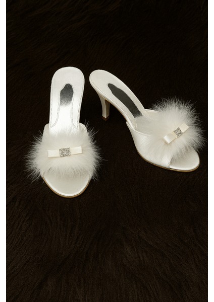 Kadın Giyim Peluş & Kurdele Detaylı Taşlı Çeyizlik - Hediyelik Ev Terliği LL.GC215.001 fiyatları