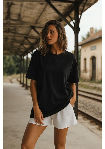 Kadın Siyah %100 Pamuk Oversize Basic Tişört – Rahat Kalıp Relaxed Bisiklet Yaka T-Shirt