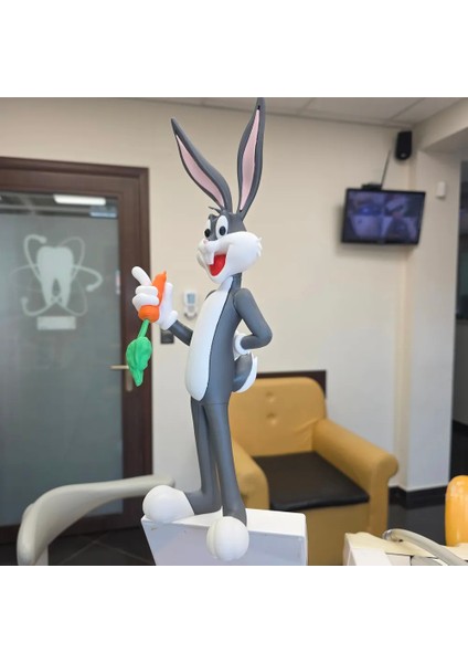 Bugs Bunny 30 cm Gri Tavşan Dekoratif Figür – 3D Baskı Koleksiyon Biblo