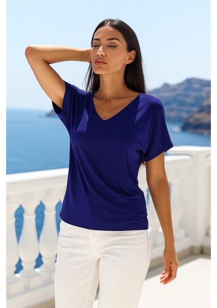 Kadın Lacivert Viskon V Yakalı T-Shirt Kısa Kol Rahat Kesim Bluz fırsatları
