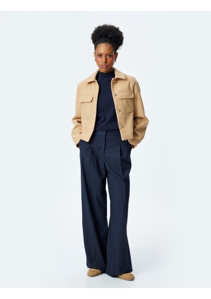 Klasik Yaka Düğmeli Cep Detaylı Crop Ceket fiyatları