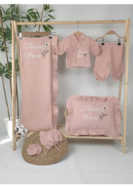 Müslin Yeni Doğan 4katlı Organik %100PAMUK Kişiye Özgü Nakışlı Hastane Çıkış Seti (Pudra Papatyalı) fiyatları