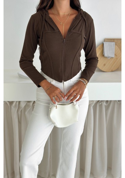 Kadın Fermuarlı Body – Minimal & Şehirli Stil fiyatları