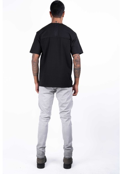 Erkek Kısa Kollu Siyah Renkli , Baskılı, Dikiş Detaylı Regular Fit Pamuklu T-Shirt