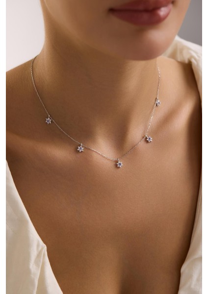 925 Ayar Gümüş Rodyum Kaplama Mor Taşlı Minimal Çiçek Şans Kolye modelleri