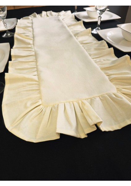 Etrafı Fırfırlı Runner - Sıvı Itici Özlliğe Sahip