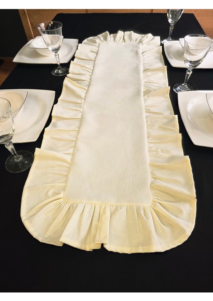 Etrafı Fırfırlı Runner - Sıvı Itici Özlliğe Sahip fırsatları