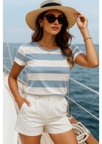 Kadın Mavi Beyaz Çizgili %100 Pamuk Bisiklet Yaka Tişört - Rahat Kesim Kısa Kollu Basic T-Shirt