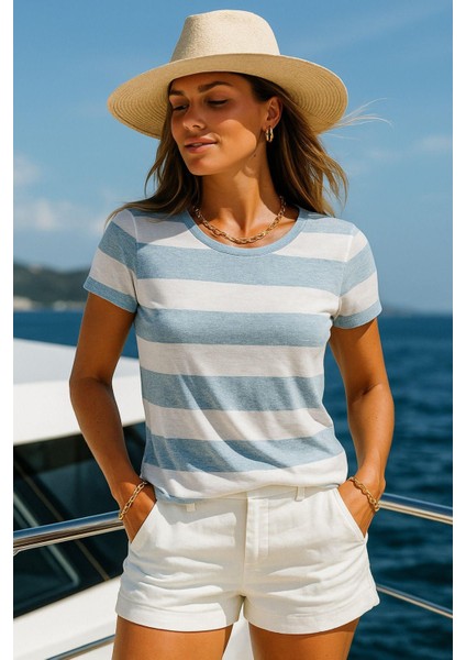 Kadın Mavi Beyaz Çizgili %100 Pamuk Bisiklet Yaka Tişört - Rahat Kesim Kısa Kollu Basic T-Shirt modelleri