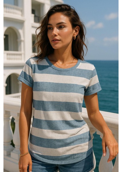Kadın Mavi Beyaz Çizgili %100 Pamuk Bisiklet Yaka Tişört - Rahat Kesim Kısa Kollu Basic T-Shirt fırsatları