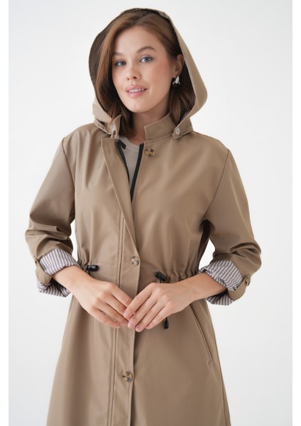Bej Rüzgar ve Su Geçirmez Çıkarılabilir Kapüşonlu Beli Tünelli Bondit Kumaş Trençkot modelleri