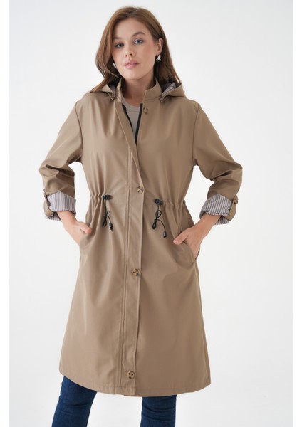 Bej Rüzgar ve Su Geçirmez Çıkarılabilir Kapüşonlu Beli Tünelli Bondit Kumaş Trençkot