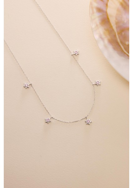 925 Ayar Gümüş Rodyum Kaplama Pembe Taşlı Minimal Çiçek Şans Kolye fırsatları