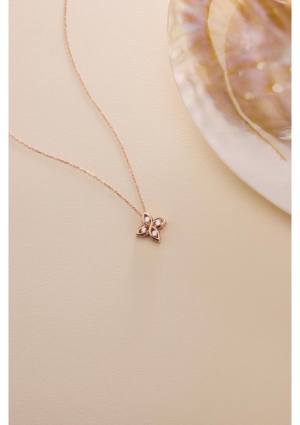 925 Ayar Gümüş Rose Kaplama Minimalist Dört Yapraklı Çiçek Motifli Kolye indirimleri