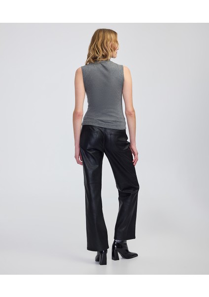 Yüksek Yaka Basic Tişört IW6250070128036 fırsatları