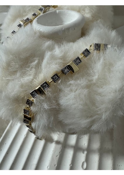 Özel Seri Kare Taşlı Çelik Kolye fırsatları