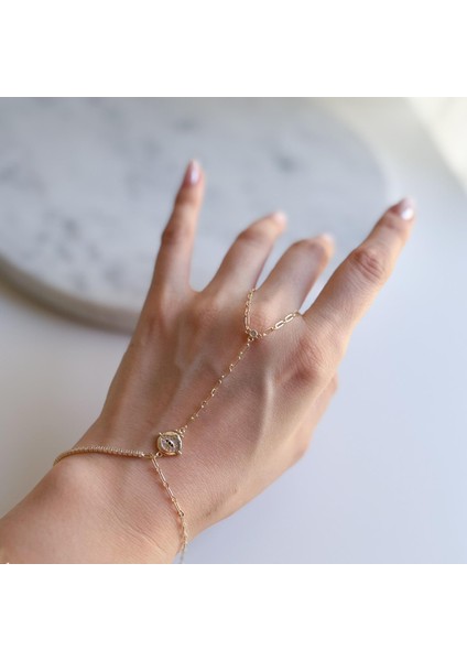 Çelik Nazarlı Şahmeran