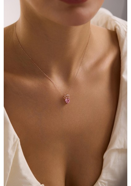 925 Ayar Gümüş Rose Kaplama Pembe Kalp Taşlı Kraliçe Kolye fırsatları