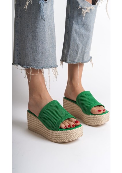 Marla Dolgu Topuklu Ortopedik Taban Hasır Görünümlü Triko Kadın Terlik Tkt - Yeşil