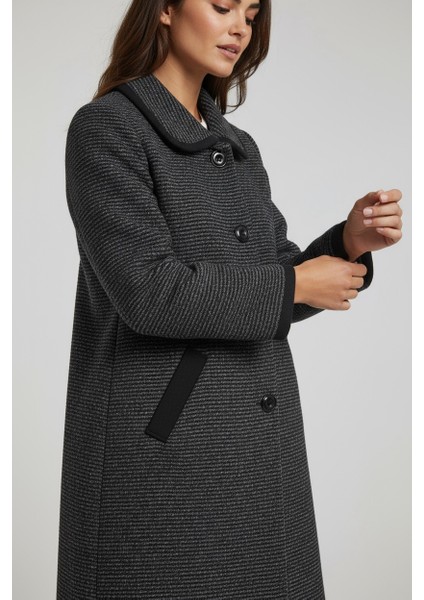 Kadın Önü Düğmeli Cepli Yakalı Kalın Triko Hırka modelleri