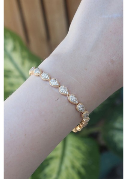 Vip Seri Pirinç Zirkon Taşlı Gold Renk Damla Model Bileklik modelleri