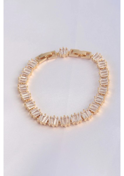 Vip Seri Pirinç Zirkon Taşlı Gold Renk Kare Su Yolu Model Bileklik