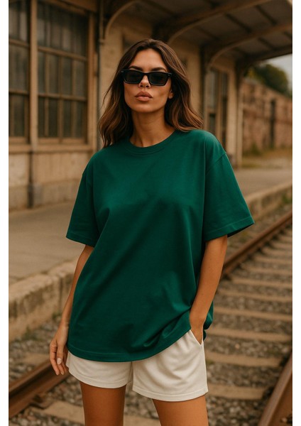 Kadın Yeşil %100 Pamuk Oversize Basic Tişört – Rahat Kalıp Relaxed Bisiklet Yaka T-Shirt