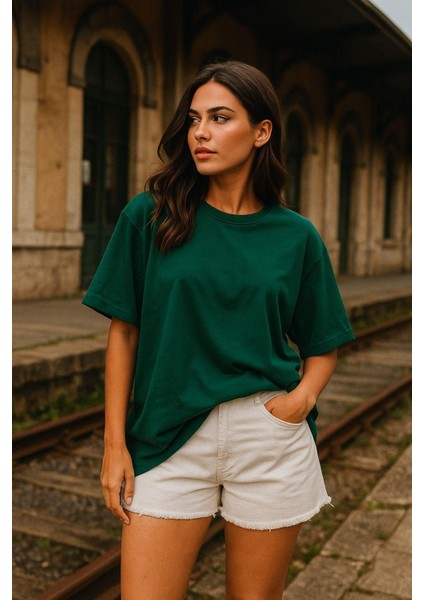 Kadın Yeşil %100 Pamuk Oversize Basic Tişört – Rahat Kalıp Relaxed Bisiklet Yaka T-Shirt fırsatları