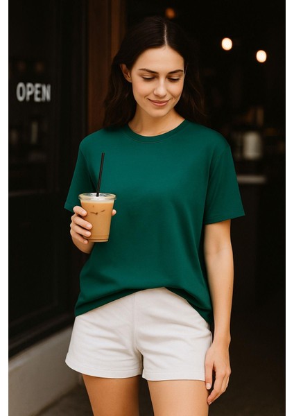Kadın Yeşil %100 Pamuk Oversize Basic Tişört – Rahat Kalıp Relaxed Bisiklet Yaka T-Shirt indirimleri