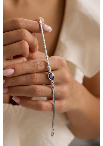 925 Ayar Gümüş Balık Sırtı Model Zincirli Rodyum Oval Mor Taşlı Bileklik