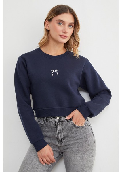 3 Iplik Fiyonk Nakışlı Crop Sweatshirt
