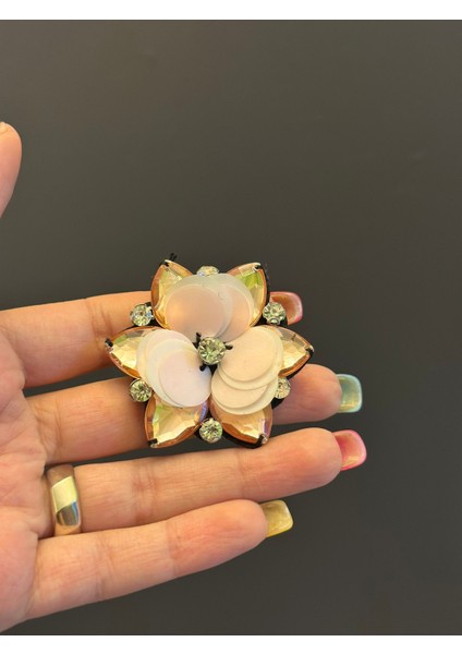 Yavruağzı Çiçek Broş Yaka Iğnesi Giyim Aksesuarı 4x4 cm