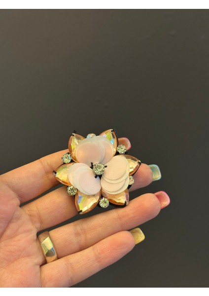 Yavruağzı Çiçek Broş Yaka Iğnesi Giyim Aksesuarı 4x4 cm modelleri