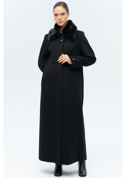 Yakası Çıkabilir Kürklü Punto Detaylı Büyük Beden Manto Siyah 3143 fiyatları