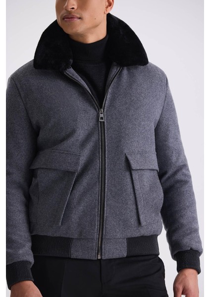Gri Regular Fit Yaka Kürklü Kışlık Şişme Mont