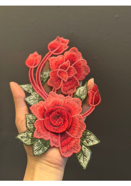 Nakış Işleme Kırmızı Çiçekli Dikiş Aksesuarı Arma 18X13 cm fırsatları