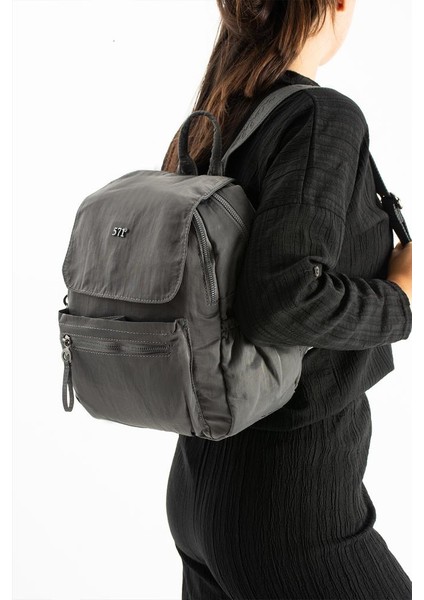 Kadın Sırt Çantası Ultra Hafif Poliamid Kumaş Su Geçirmez Kapaklı Günlük Sırt Çantası 29*27 cm