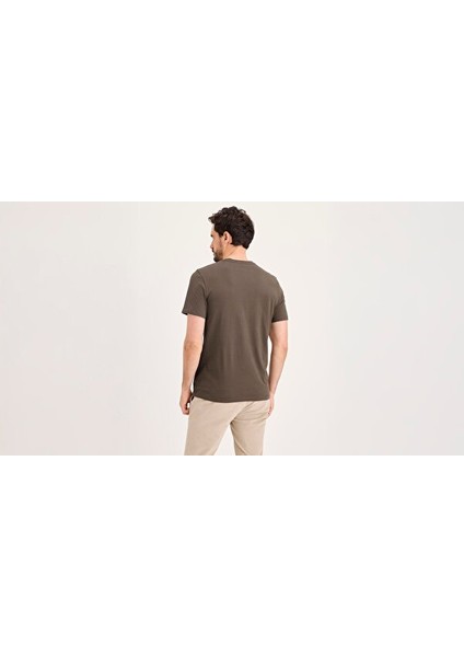 Yuvarlak Yaka Kahverengi Tişört fırsatları