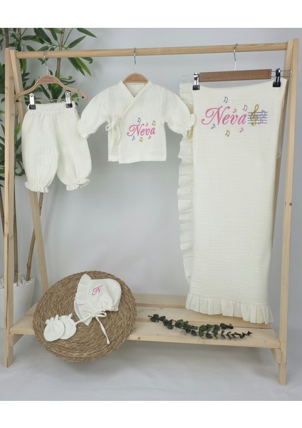 Müslin Yeni Doğan 4katlı Organik %100PAMUK Kişiye Özgü Nakışlı Hastane Çıkış Seti (Nota Model) fiyatları