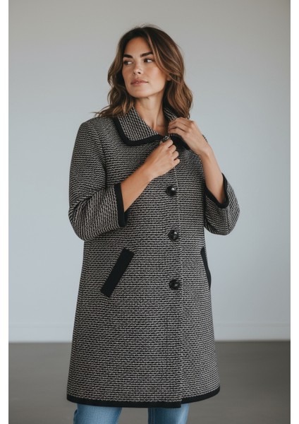 Kadın Önü Düğmeli Cepli Yakalı Kalın Triko Hırka modelleri