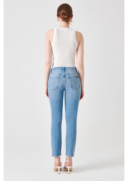 Yüksek Bel Düz Paça Slim Fit Açık Indigo Kadın Denim Pantolon DT11123