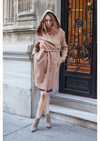 Kaşe Kapşonlu Uzun Kol Anvelop Kruvaze Bağcıklı Cepli Kaban-Camel